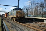 CSX 5228 leading M404